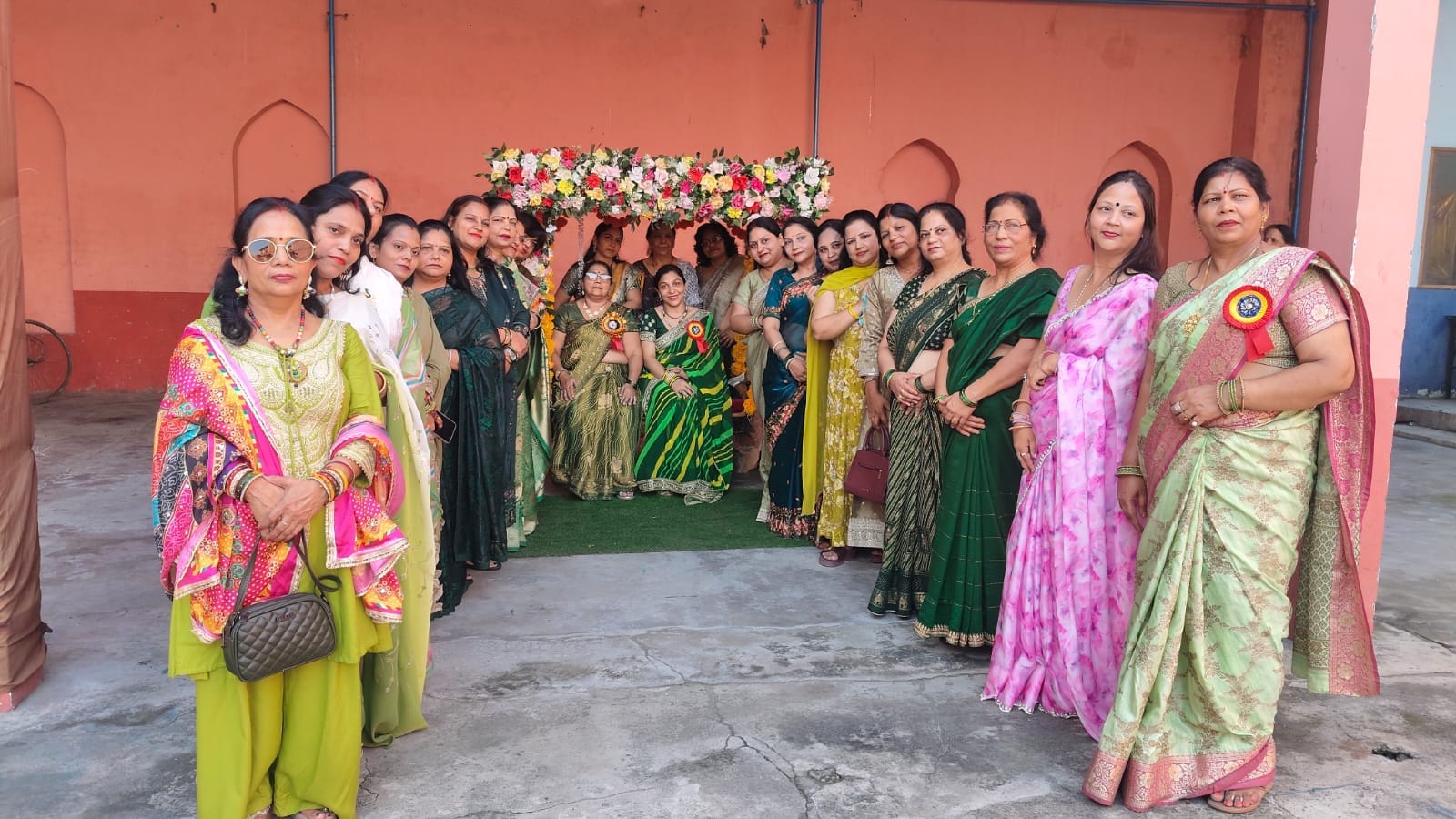 तीज उत्सव में शामिल महिलाएं।  स्रोत- संगठन
