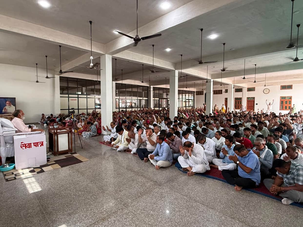 Only the one who shuns arrogance and becomes humble truly becomes great: Kanwar