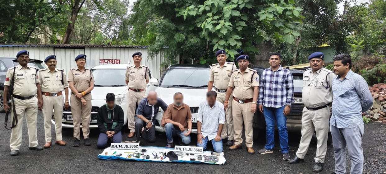 Police have arrested a car-theft gang.