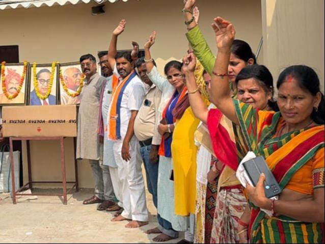samiksha baithak mein booth sashaktikaran aur sadasyata abhiyan par diya jorEmphasis placed on booth strengthening and membership drive during the review meeting.Emphasis placed on booth strengthening and membership drive during the review meeting.