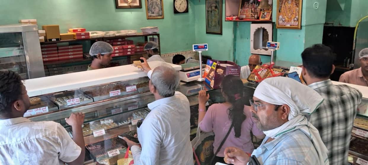 Ghevar is in full swing before Rakshabandhan