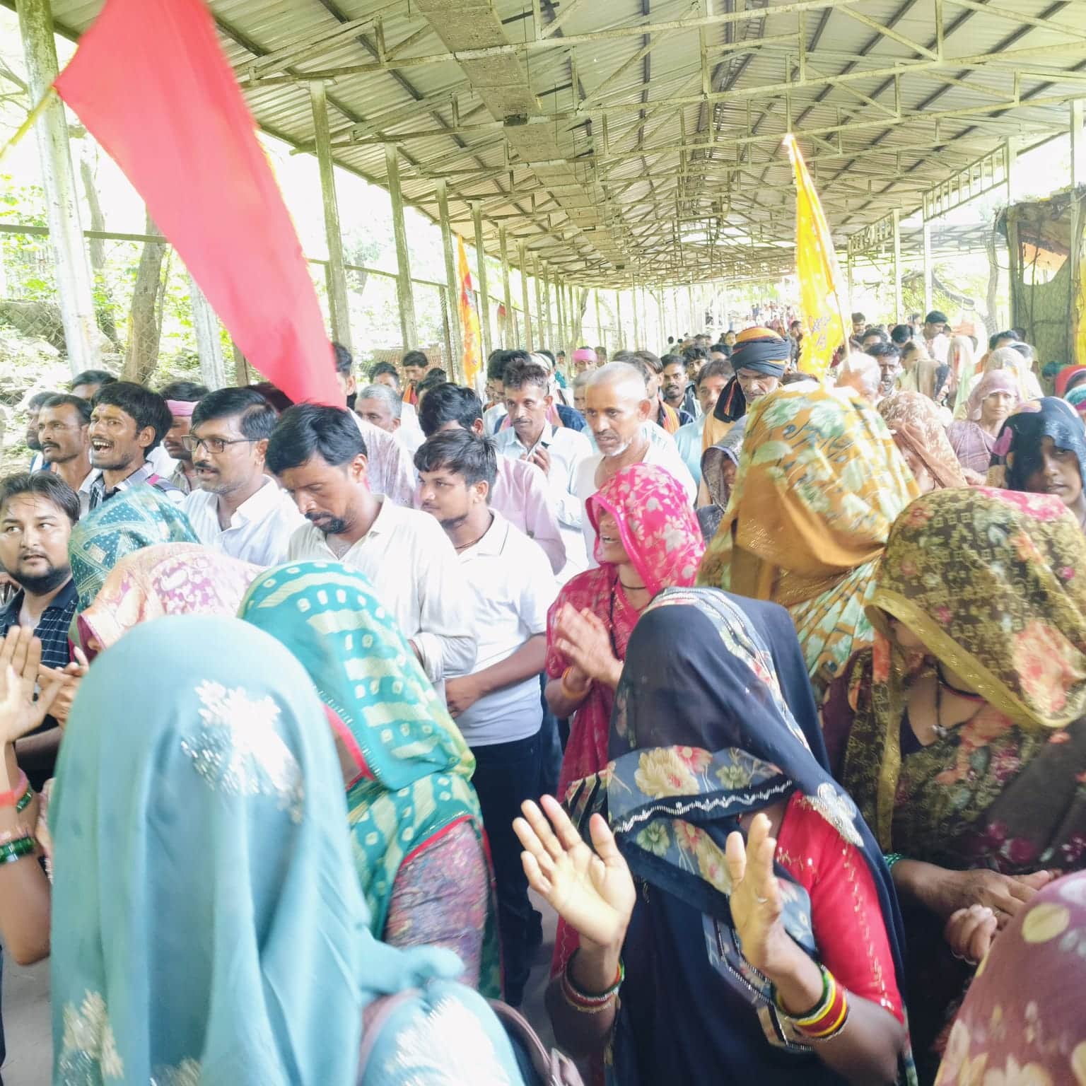 फोटो 11 सीकेटीपी 13 अमावस्या पर परिक्रमा मार्ग पर हिलोरे मारती आस्था। संवाद