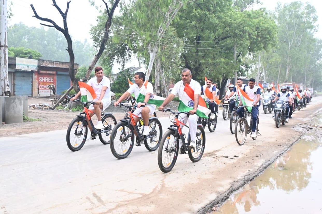 Message of patriotism conveyed through the Tricolour cycle rally.