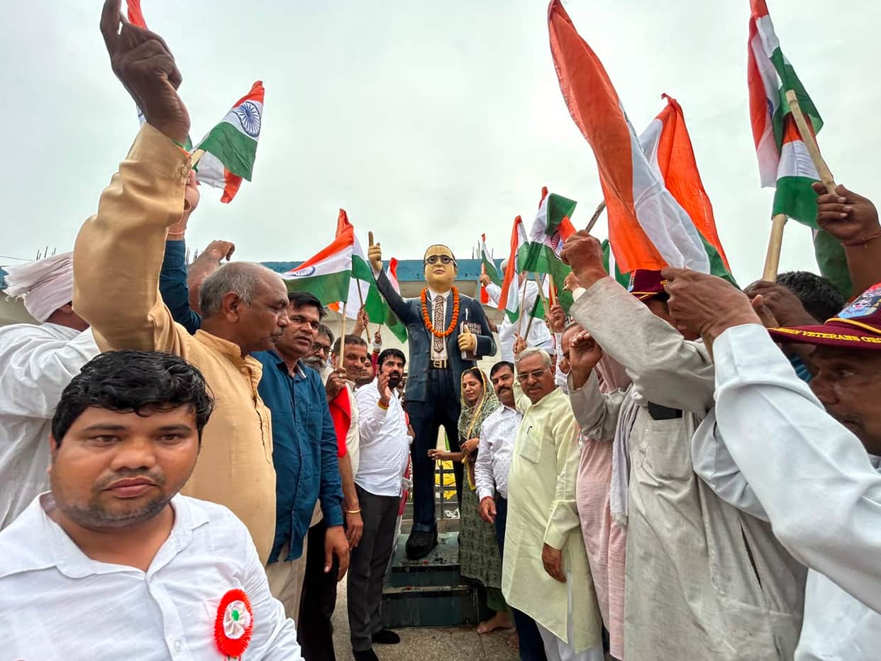Tiranga Yatra taken out in Kharkhoda city.