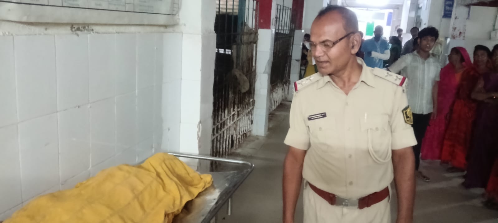 जांच में जुटी पुलिस टीम।