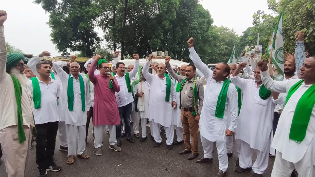 250 farmers protesting against the India-US deal were detained and subsequently released