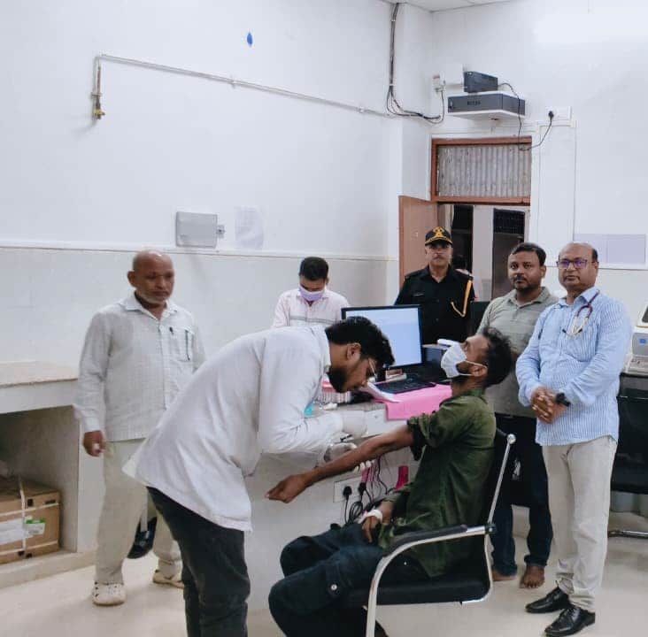 The department took note of the situation; a team arrived to vaccinate the animals.