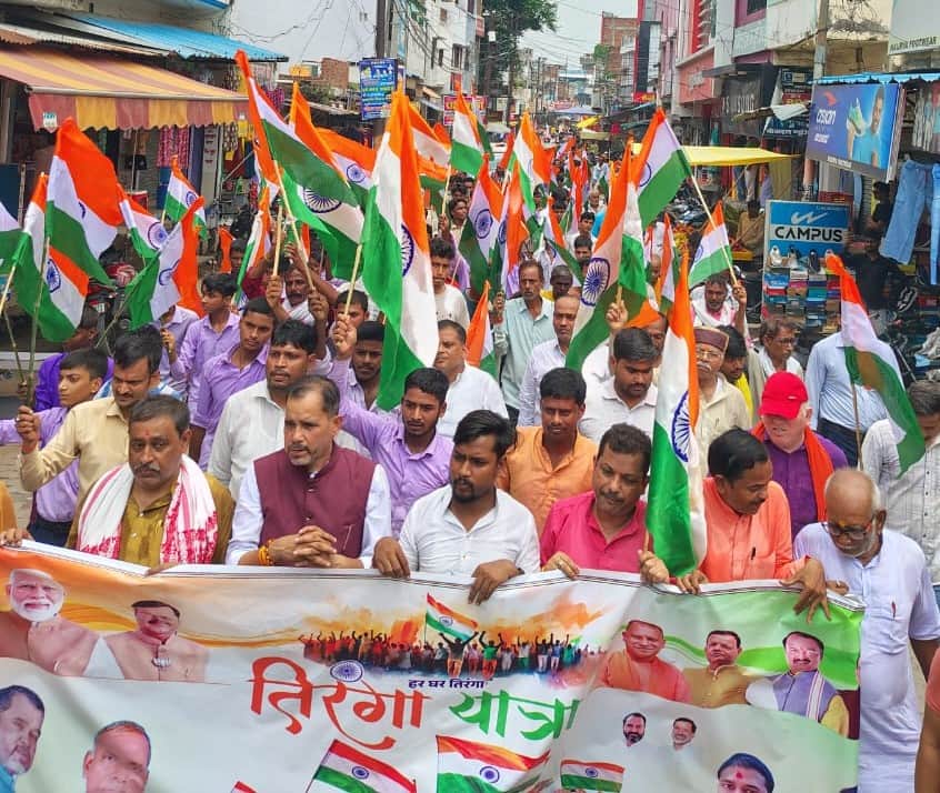 Tricolor rallies took place across the district, martyrs' families were honored