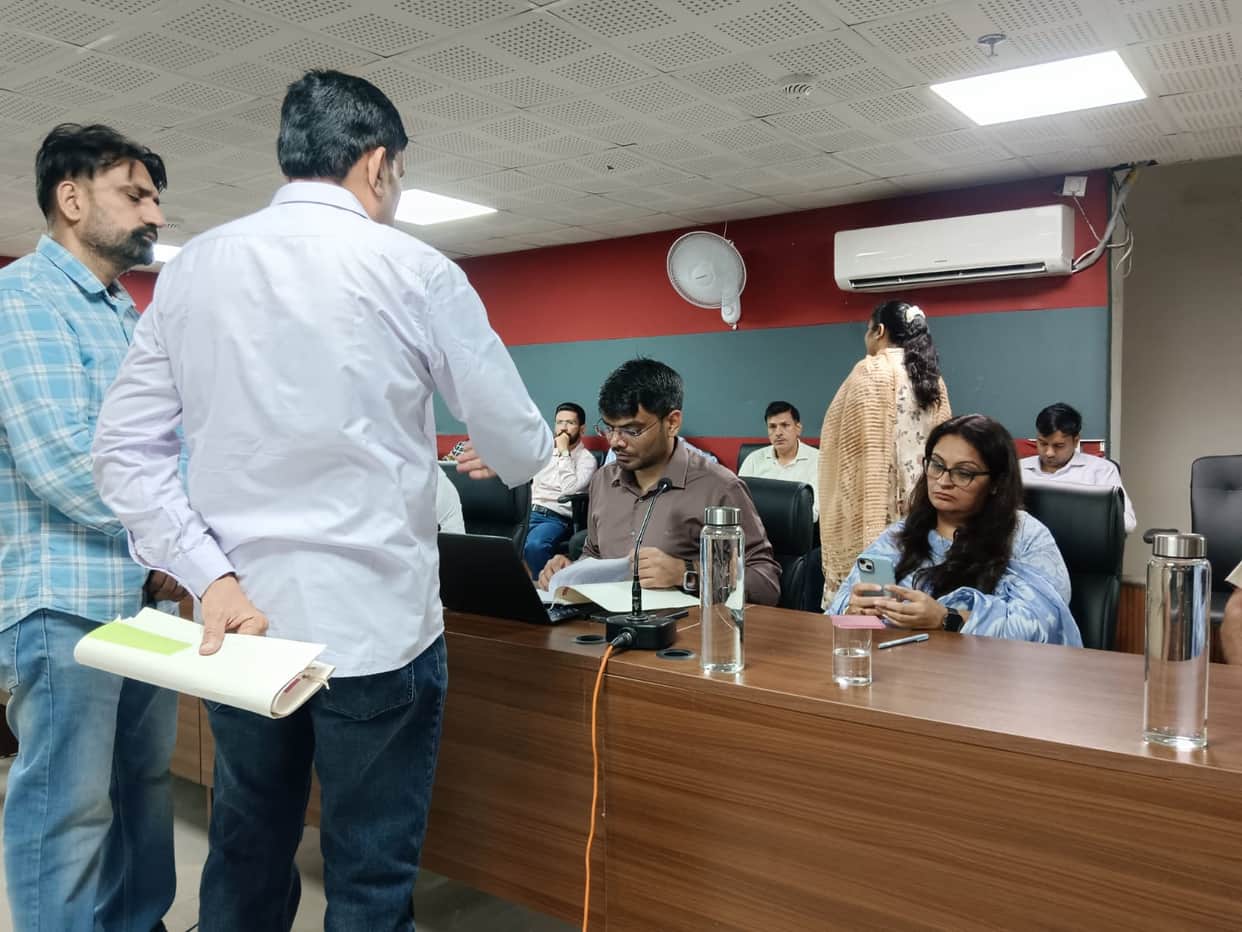 25 complaints received at the camp; 10 resolved on the spot.