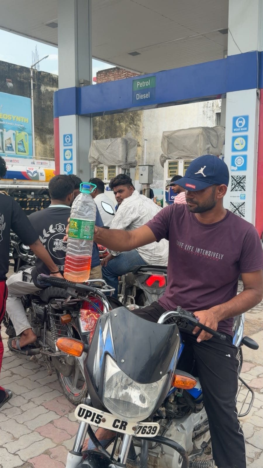 Uproar at petrol pump after bike stalls
