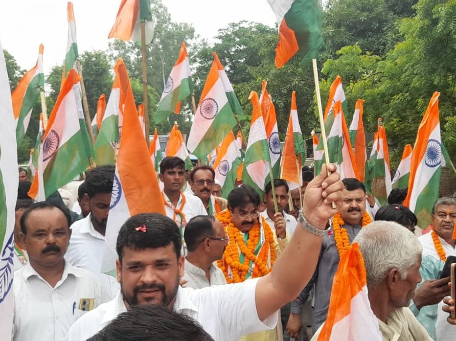 Patriotic songs echoed during the Tiranga Yatra.