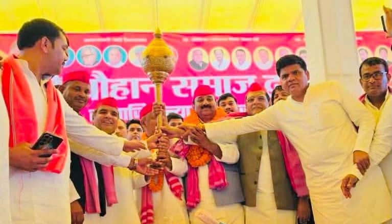 पीडीए संकल्प सभा मेंं मौजूद सपा कार्यकर्ता। श्रोत-पार्टी