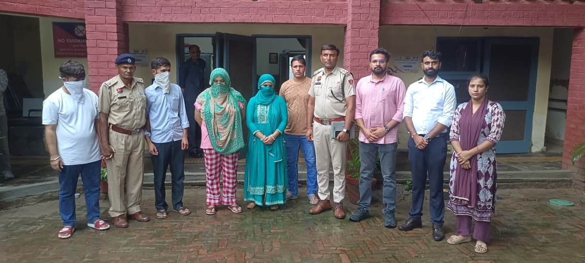 Deal for fetal sex determination fixed at 1 lakhRupees four arrested, including a female doctor