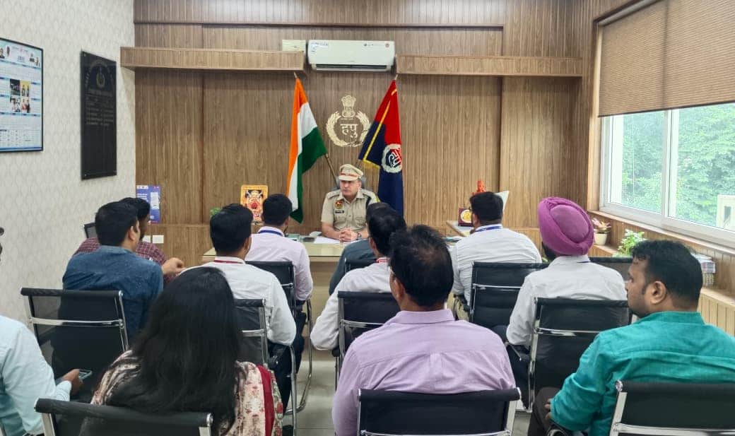 Gurugram's ACP (Cyber) held a meeting with bank nodal officers to curb cyber fraud.