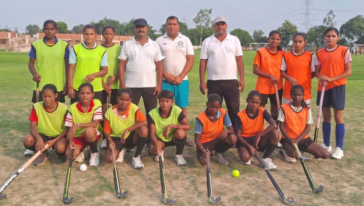 Selection of 10 players for district-level senior women's hockey.