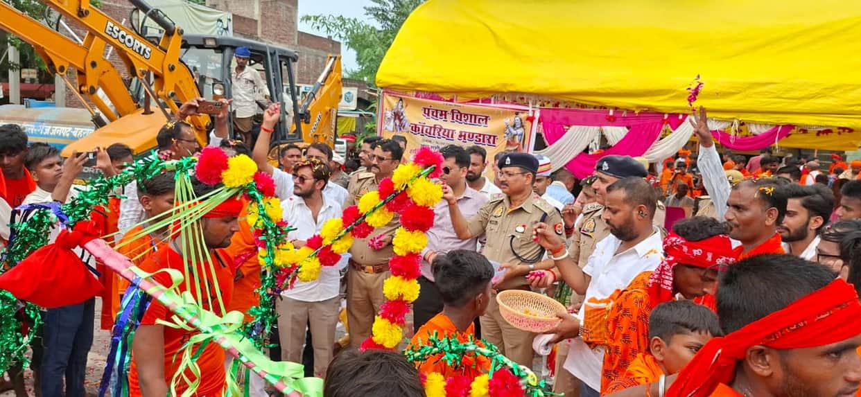 Bhole Baba's abode is abuzz with devotees.
