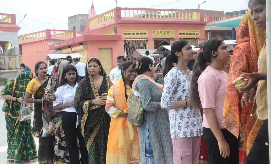 Shiva temples resounded with the chants of "Har-Har, Bam-Bam."