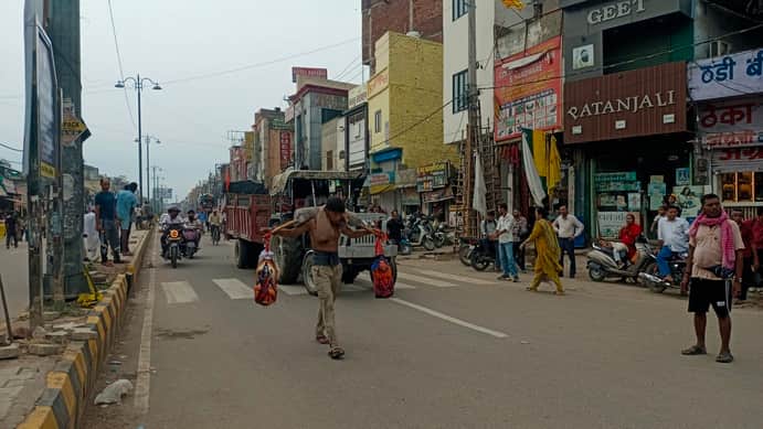 Flood of Kanwariyas in the textile city; traffic jam ensues.
