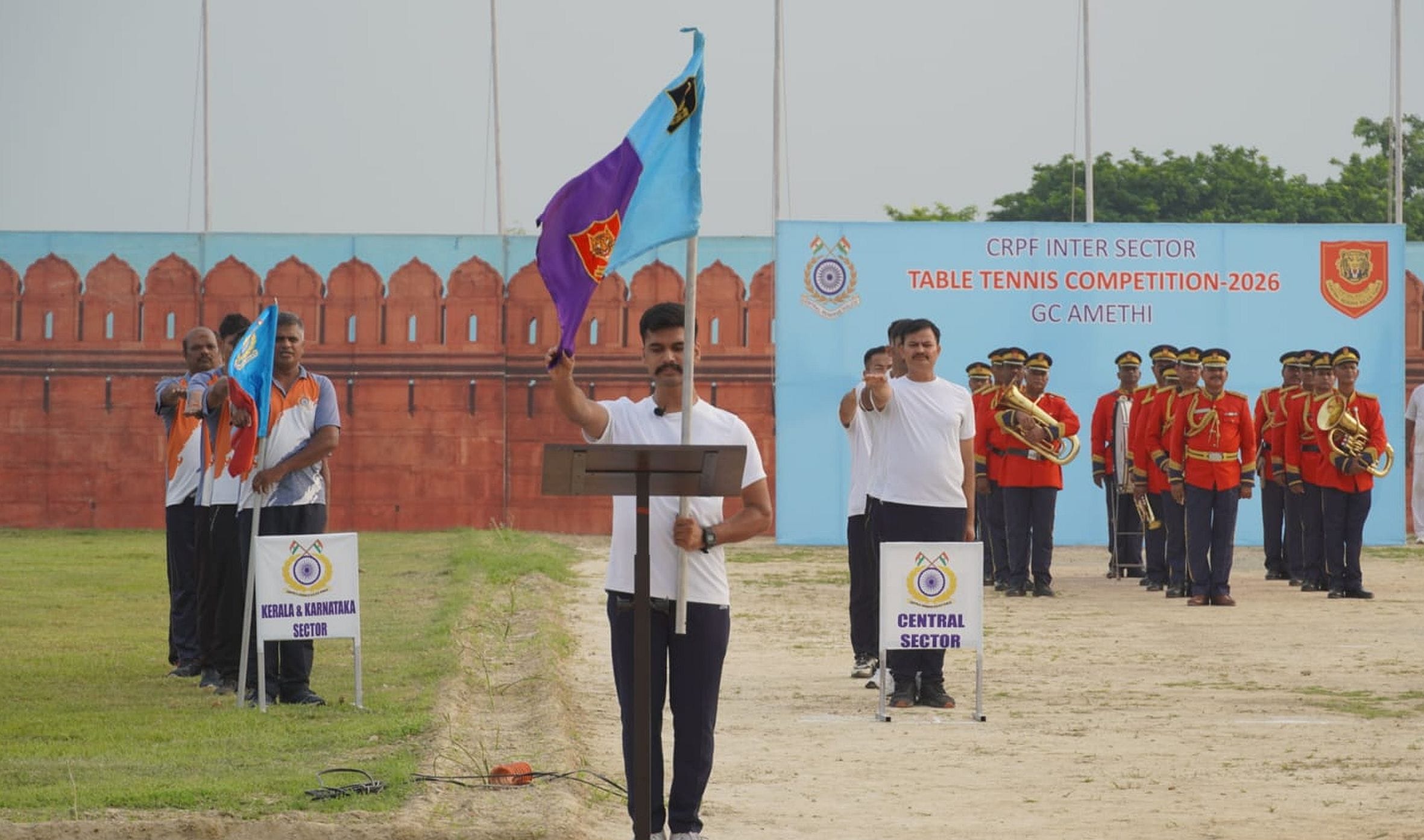  त्रिसुंडी ग्रुप केंद्र में आयोजित अंतर सेक्टर टेबल टेनिस प्रतियोगिता के उद्घाटन में शामिल जवान