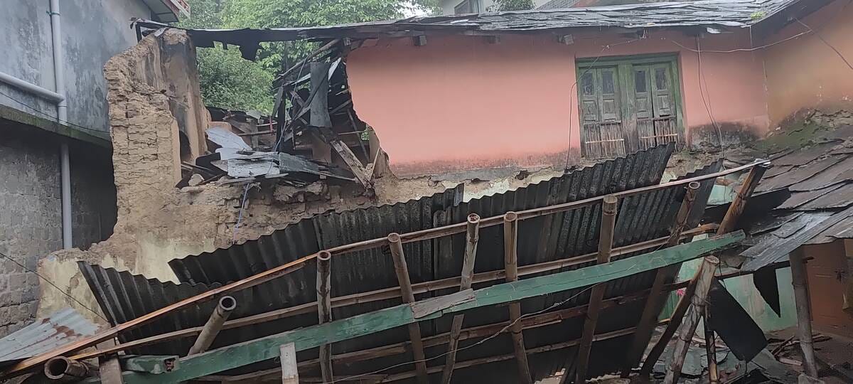 Kangra News: बारिश का कहर...आठ घर ढहे, नूरपुर क्षेत्र में 24 घंटे में छह मकान जमींदोज