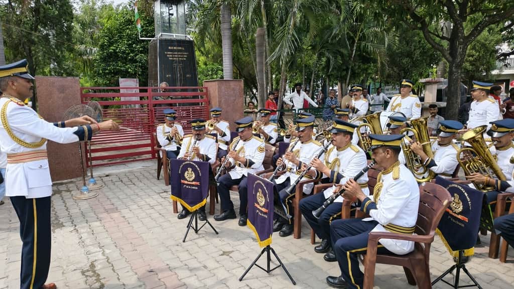 The tune of 'Vande Mataram' resonated in Una city.