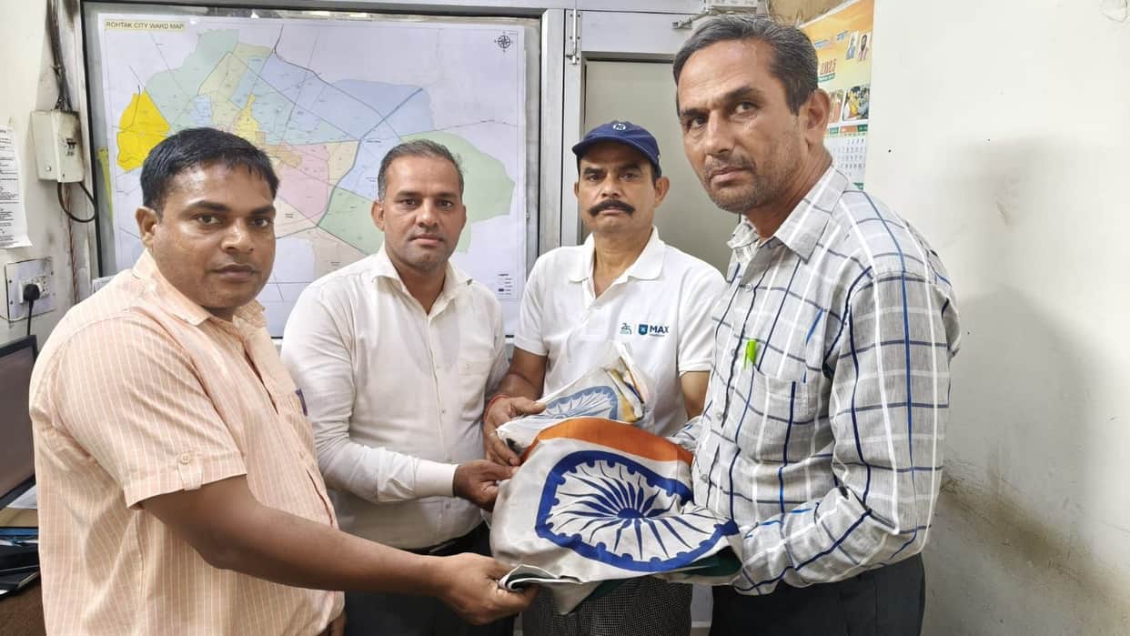 332 damaged Tricolours handed over to the nodal officer at the Municipal Corporation.