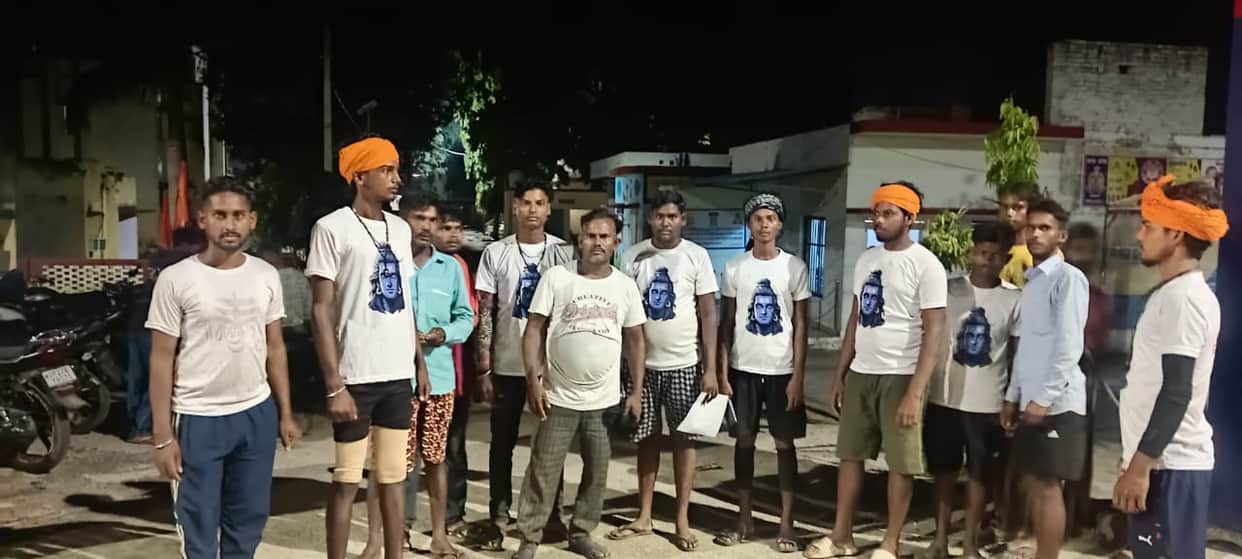 Clash between two groups in Banda following taunts directed at Kanwariyas.