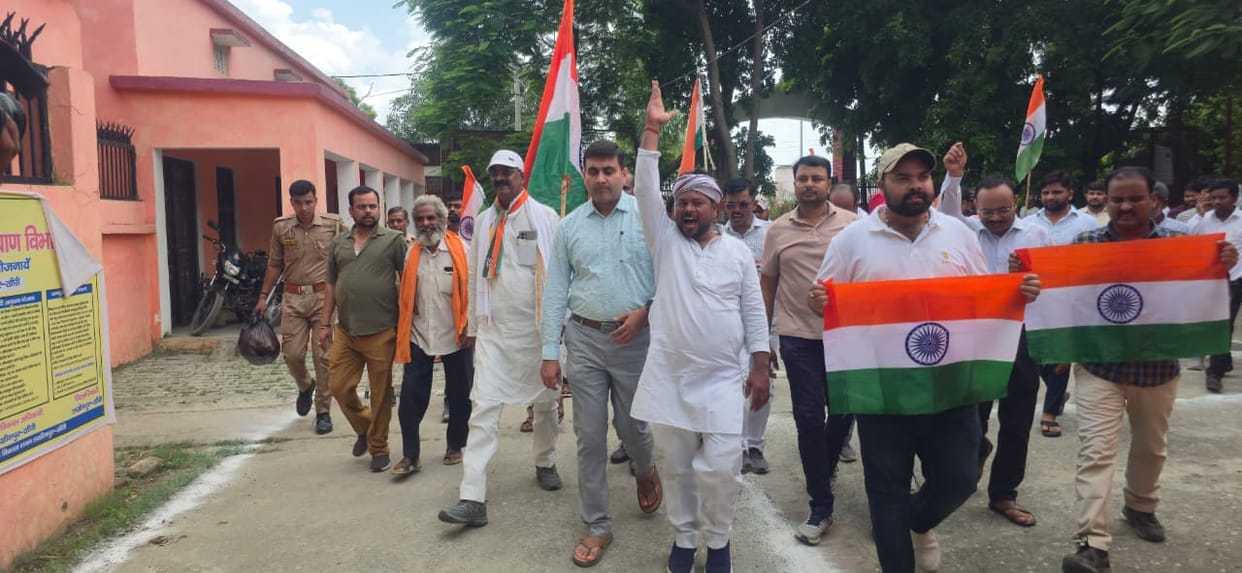 Yatras started with the tricolour, Bharat Mata ki Jai resounded