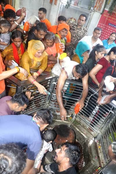 Kanwar Yatra 2026: Over 2 Million Devotees Offer Water at Pura Mahadev Temple
