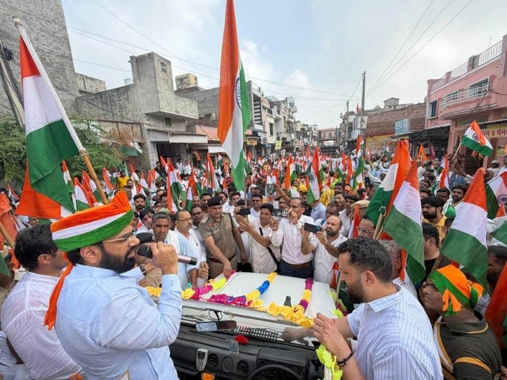 Tiranga Yatra was taken out in the city with patriotic spirit.