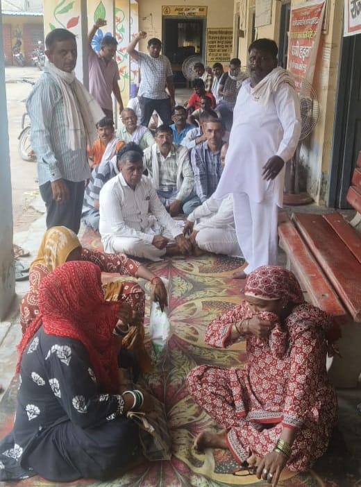 The strike of municipal council employees continued for the sixth day.