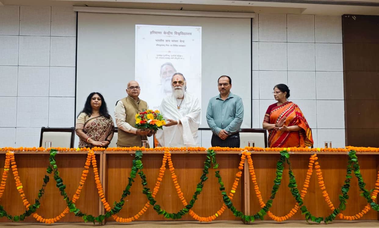 The Gita teaches how to cope with mental stress and challenges: Swami Gyananand