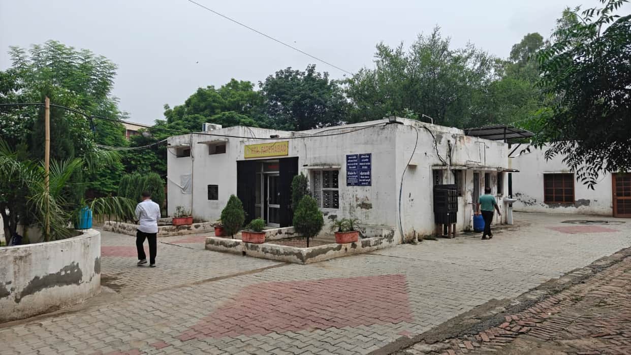 Despite space being available at the new bus stand, the RTA office continues to operate from a dilapidated building