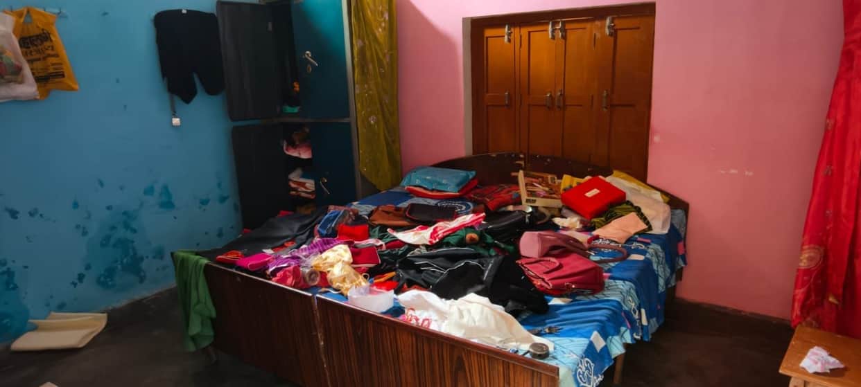 Theft worth 60 lakh
