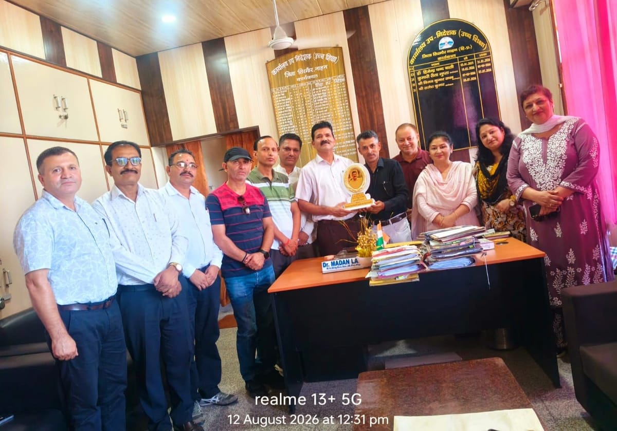 Sirmour News: विद्यालय प्रवक्ता संघ सिरमौर ने उच्च निदेशक से विभिन्न मुद्दों पर की चर्चा