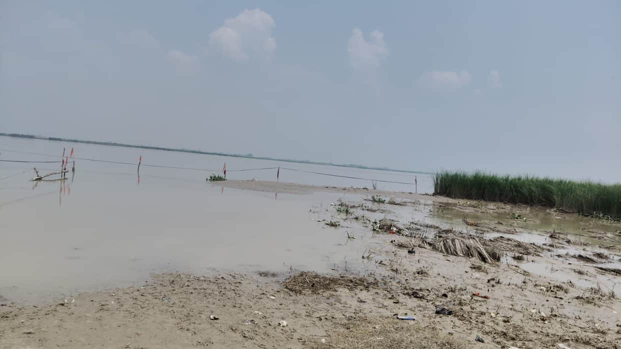 The water level of the Sarayu decreased by nine cm, concern over erosion