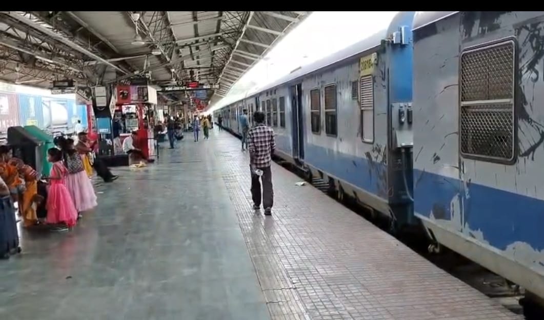 Big relief for rail passengers Special train will make 16 trips from Prayagraj to Visakhapatnam, schedule here