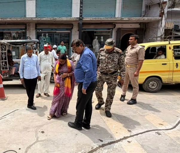 Cracks appear in the six crore CM Grid road before completion of construction