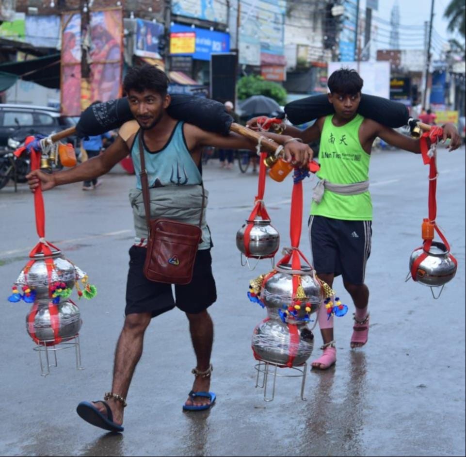 Over 1.4 million Shiva devotees set out from Shamli.