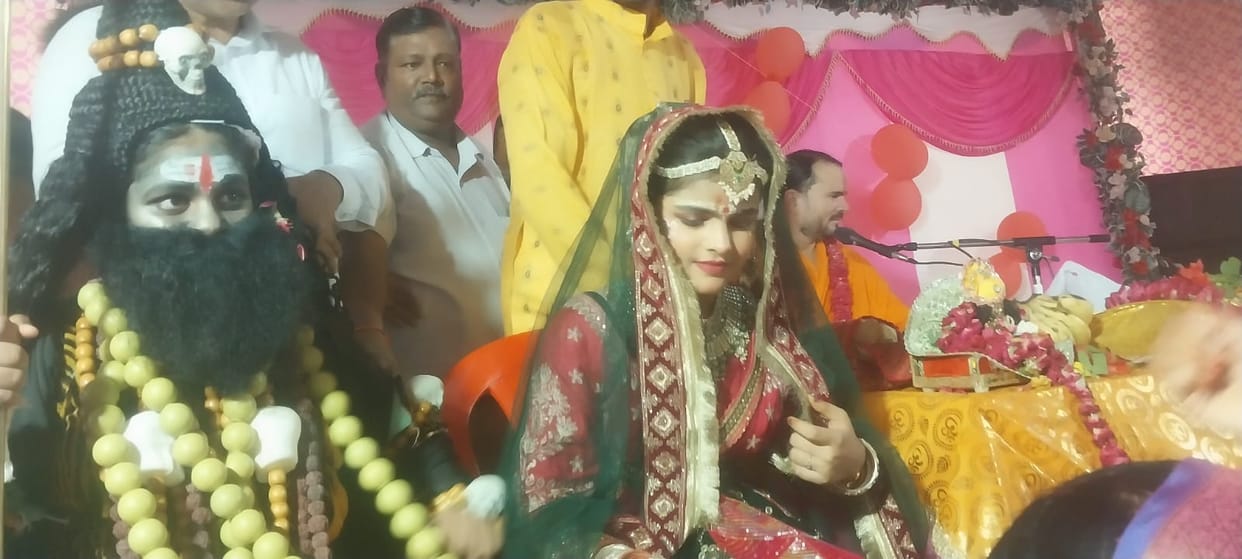 Devotees rejoiced upon witnessing the tableau of the Shiva-Parvati wedding.