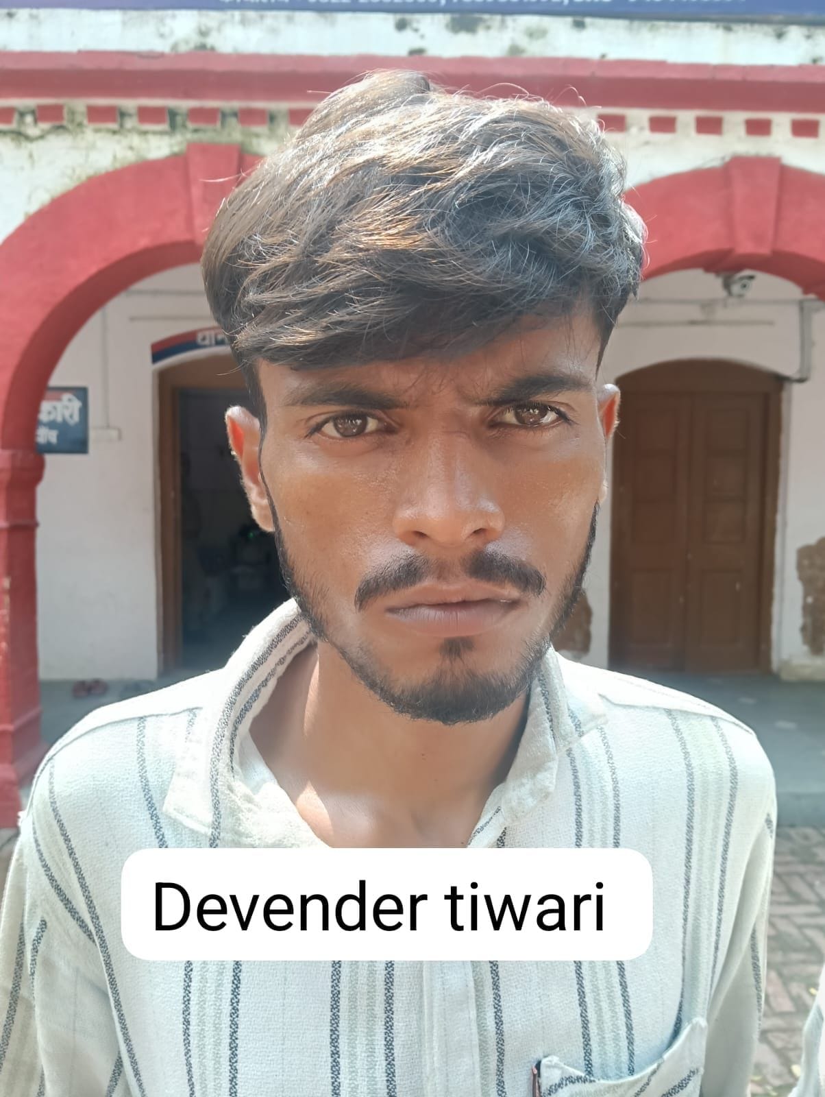 Three accused arrested for snatching chain and mobile phone.