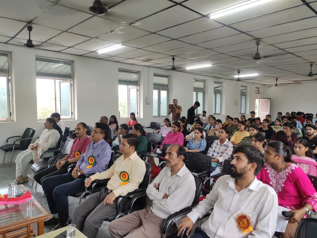 Hamirpur (Himachal) News: धनेटा कॉलेज में कंप्यूटर कौशल एवं ई-संसाधन कार्यशाला शुरू