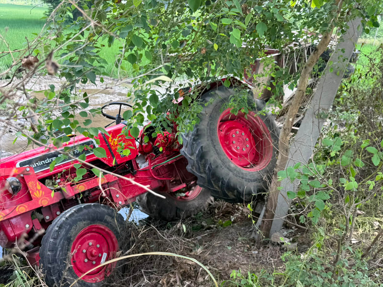 Tractor-trolley overturns; three dead, including two brothers from Shamli.