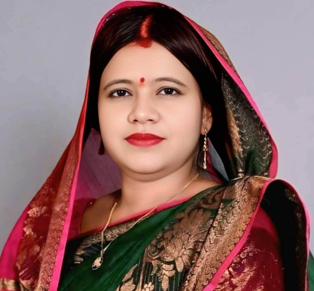 Aarti Yadav, City President of the SP Women's Wing, has resigned.