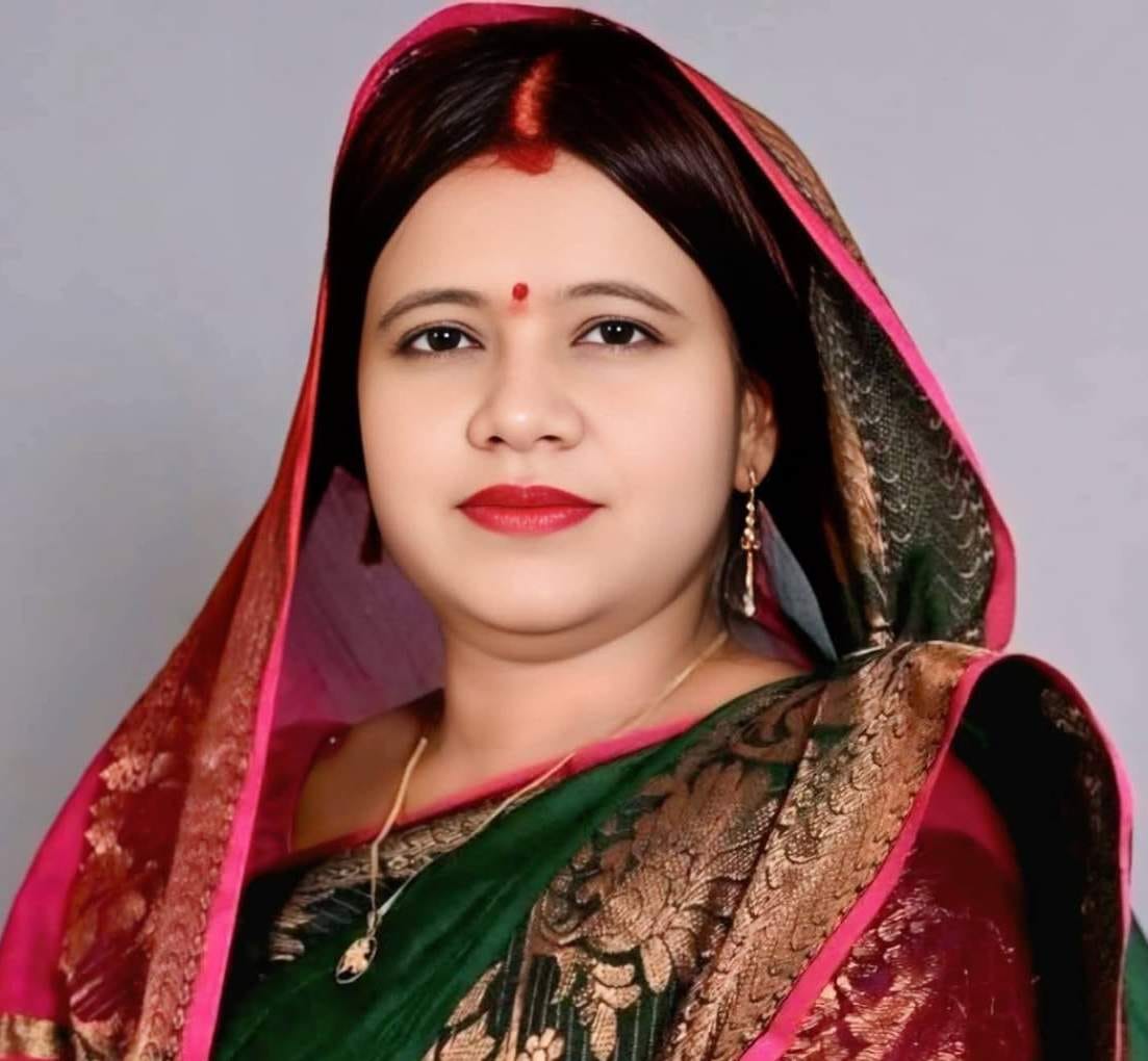 Aarti Yadav, City President of the SP Women's Wing, has resigned.