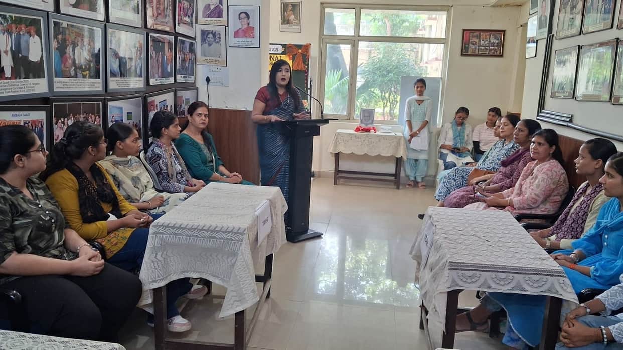 Shweta first in slogan writing, Team B first in quiz