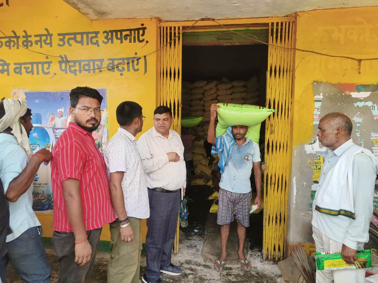 Agriculture Department cracks down on fertilizer black marketing; action taken against establishments.