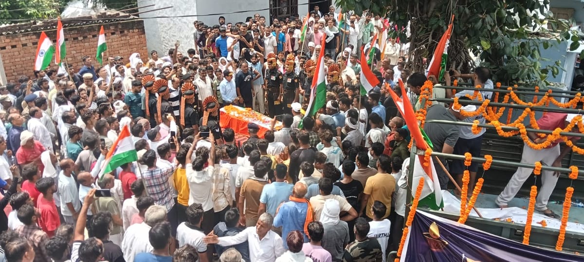 Rewari News: शहीद ध्रुव कुमार का गांव जड़थल में किया गया अंतिम संस्कार