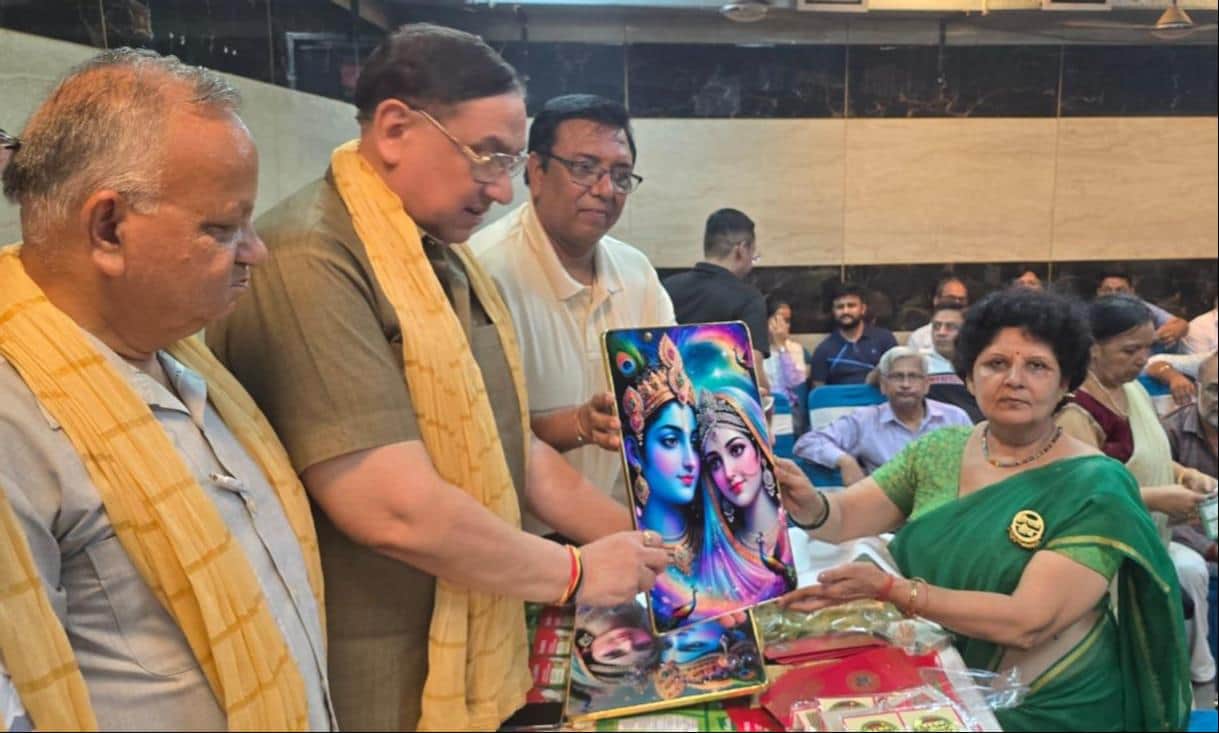 Veena Agarwal crowned Teej Queen at the festival.