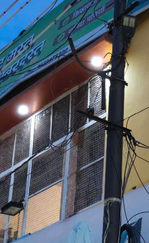 Darkness from Gopi Chowk to Nehru Chowk market; streetlights out of order.